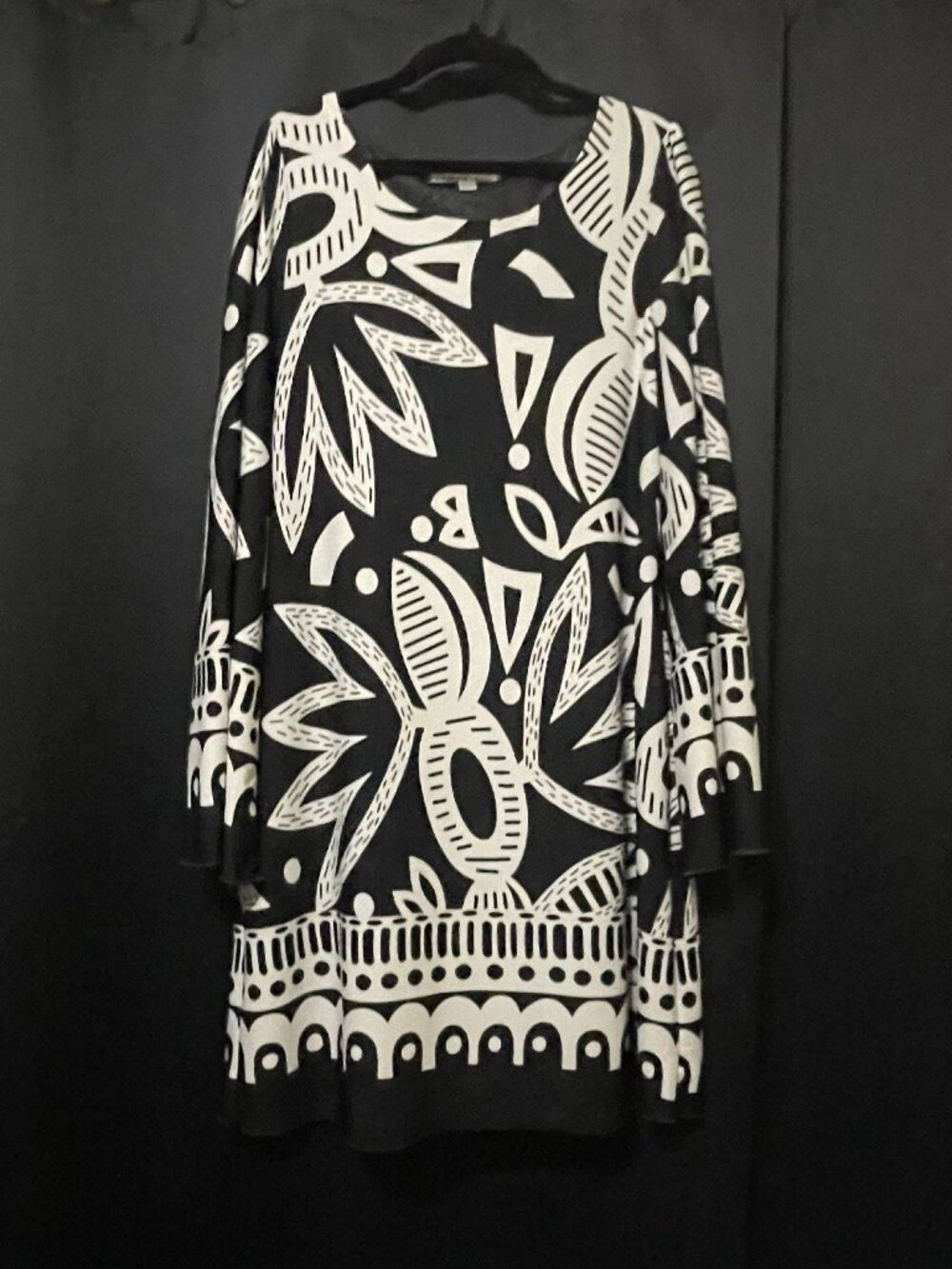 Nicola US Black & White Dress Size L – Long Sleeve – Flowy Sleeve – Chic - Picture 5 of 7
